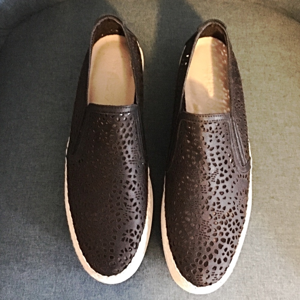 The FLEXX Women's Call Me Sneaker